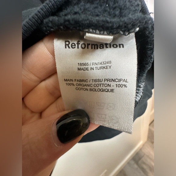 Reformation Jeans Organic Cotton Black Crewneck Sweater Sz XS Recycled Capsule - Picture 17 of 17